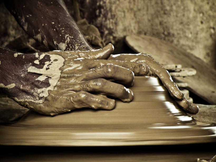 手,一个人,横图,室内,巴基斯坦,湿,准备,旋转,做,陶器,摄影,部分,泥,创造力,粘土,陶工旋盘,陶工,技能,卡拉奇,美术工艺,彩图,塑造