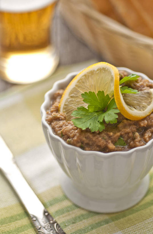 点心,面包,葡萄酒,无人,竖图,室内,烹饪,茄子,蔬菜,保加利亚,切开,料理,食品,面点,开胃菜,蘸料,吐司,菜肴,美食,饮食,桌布,食物,糕点,碗,切,橙色,芫荽叶,摄影,佳肴,法式面包,草本,清新,餐刀,剖面,吐司面包,切面,彩图,多士,听型面包,装饰菜,开味小菜,开胃小菜,前菜