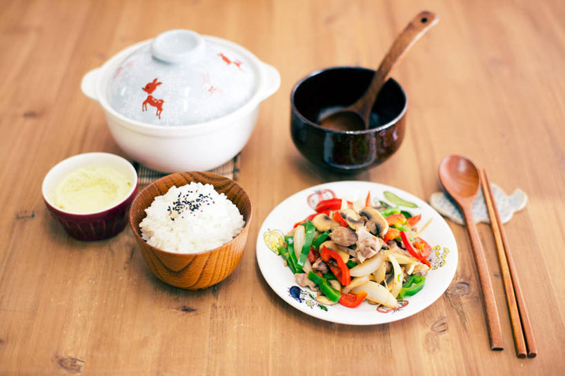 无人,横图,室内,特写,烹饪,筷子,大豆,首尔,韩国,木制,勺子,炒菜,料理,食品,米,首都,韩式,菜肴,美食,饮食,食物,盘子,木制品,调羹,汤匙,碗,摄影,佳肴,膳食,清新,韩国料理,韩国菜,韩式料理,健康食物,彩图