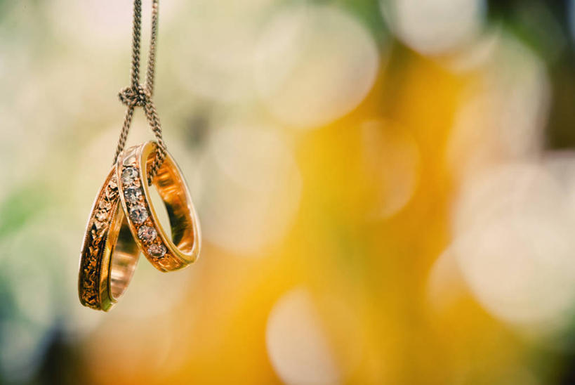 无人,横图,室外,特写,白天,菲律宾,吊挂,悬挂,庆祝,挂,结婚戒指,摄影,华贵,想法,彩图,爱,金链