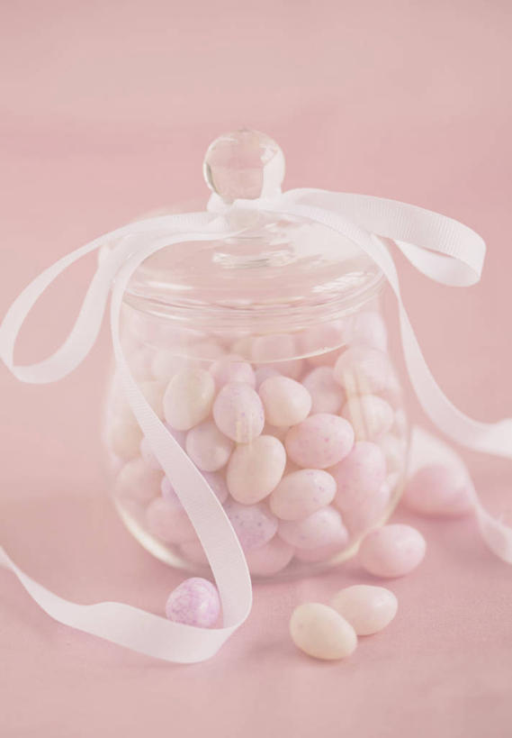 无人,竖图,特写,美国,许多,粉色背景,缎带,软糖,很多,粉色,白色,诱惑,摄影,广口瓶,彩图,影棚拍摄