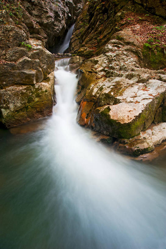 无人,竖图,室外,白天,长时间曝光,美景,瀑布,法国,景观,风景,自然,景色,摄影,宁静,岩层,自然风光,法国文化,上萨瓦,岩石,彩图