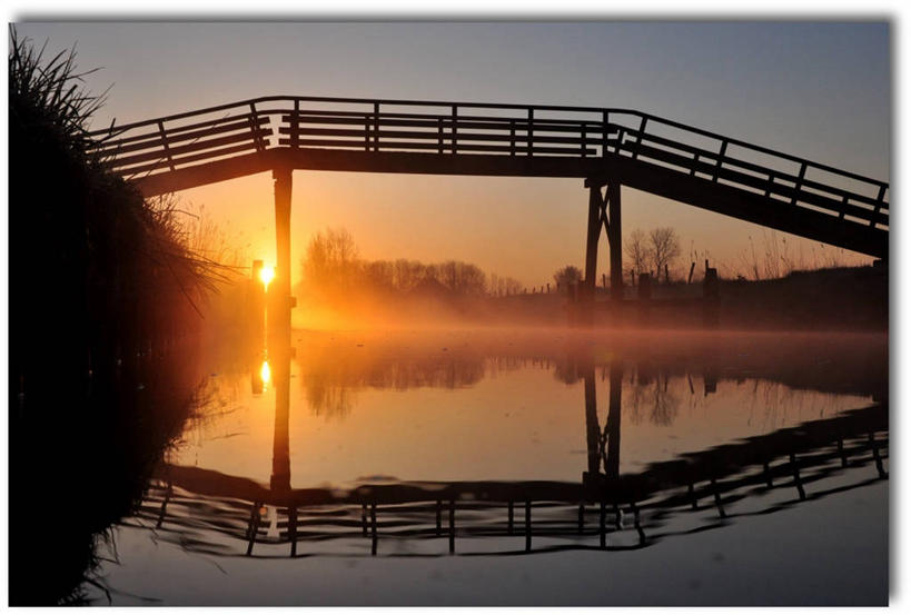 无人,横图,室外,日出,水,太阳,日光,荷兰,对称,反射,桥,联系,风景,天空,自然,摄影,灌木,宁静,运河,剪影,格罗宁根,彩图
