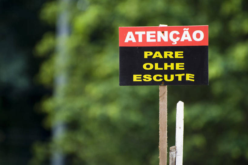 无人,横图,室外,特写,白天,通讯,巴西,布告,树,摄影,指导,英文字母,圣保罗,圣保罗州,大写字母,彩图