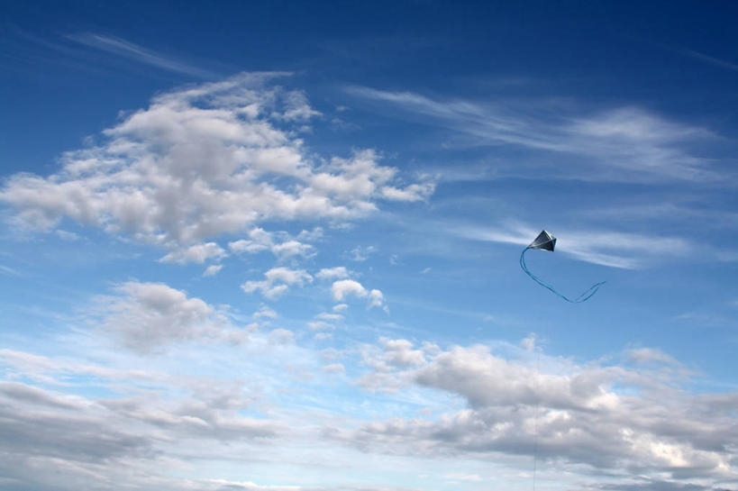 无人,横图,室外,白天,自由,风,英国,云,缎带,半空,飞,天空,风筝,夏天,童年,摄影,威尔士,彭布罗克郡,彩图