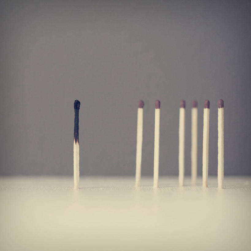 无人,方图,荷兰,一排,废弃,灰色背景,整齐,火柴,排列,摄影,洋火,队列,销毁,火柴梗,取火工具,想法,烧毁,彩图,影棚拍摄