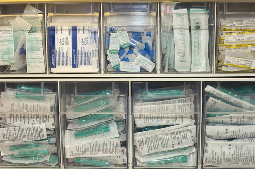 无人,横图,室内,德国,许多,丰富,透明,很多,架子,盒子,摄影,多样,注射器,医疗工具,彩图