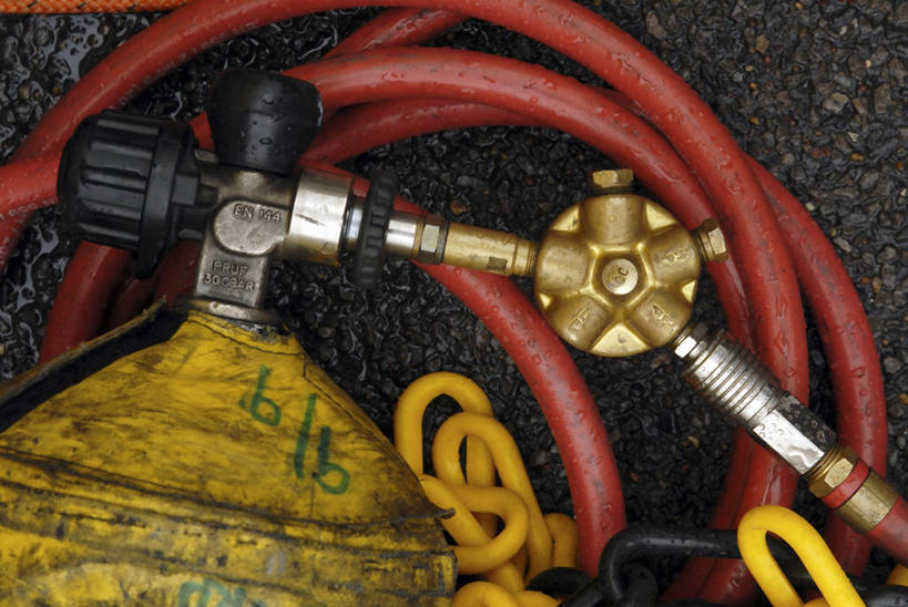 无人,横图,室外,特写,白天,联系,英格兰,氧气瓶,摄影,保护,部分,软管,援救,彩图