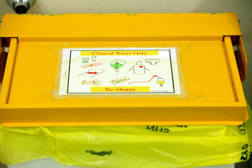 无人,横图,俯视,室内,特写,垃圾,垃圾桶,一个,黄色,摄影,单个,英文字母,部分,有毒废物,手术室,彩图,高角度拍摄