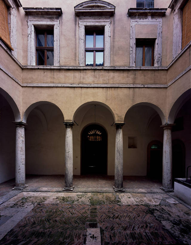 无人,宫殿,竖图,插画,室外,白天,数码,科技,建筑,意大利,阴影,网络,柱子,庭院,高光,几何,计算机图形,文艺复兴,合成,图画,画,回廊,电脑合成图,数码合成图,合成图,漫画,拱廊,写实,具体,具象,蒙达普西安诺,彩图,多利安式