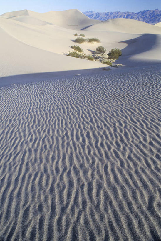 无人,竖图,俯视,室外,白天,沙漠,美国,波纹,沮丧,沙子,地形,陆地,自然,地标建筑,摄影,国家公园,加利福尼亚,死亡谷国家公园,大盆地国家公园,自然地理,彩图,高角度拍摄,旅行
