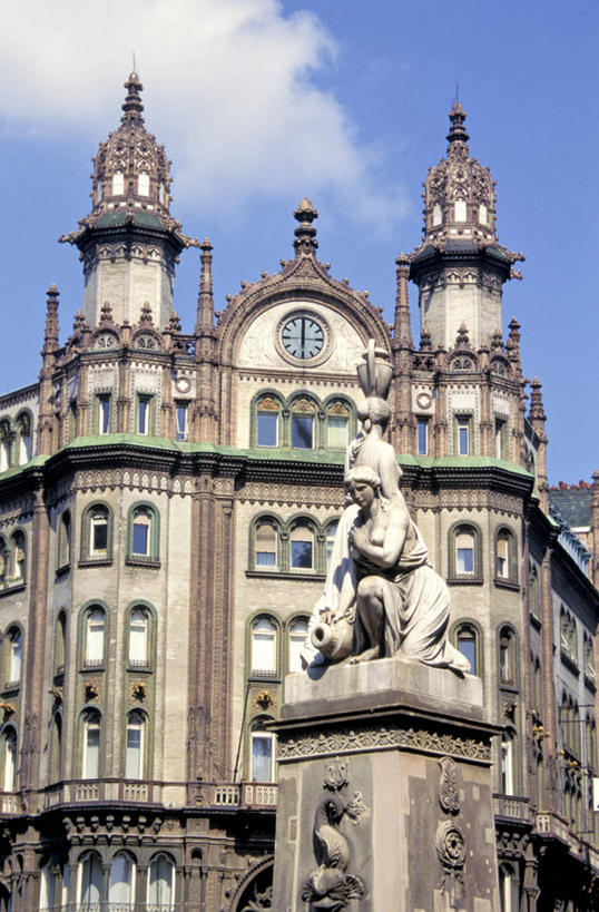 无人,银行,广场,竖图,室外,白天,城市,建筑,神话,塔,首都,金融,摄影,井,布达佩斯,匈牙利共和国,美术工艺,钟,彩图