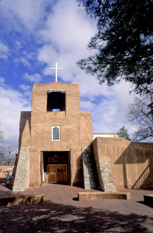 无人,教堂,竖图,室外,白天,建筑,美国,历史,地标建筑,摄影,教会,新墨西哥,圣达菲,彩图,旅行