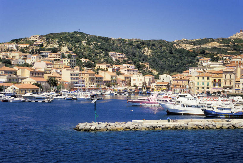 无人,横图,室外,白天,度假,海洋,山,建筑,意大利,海岸线,城镇,摄影,迷人,地中海,游艇码头,撒丁岛,群岛,岩石,彩图,马达莱纳岛