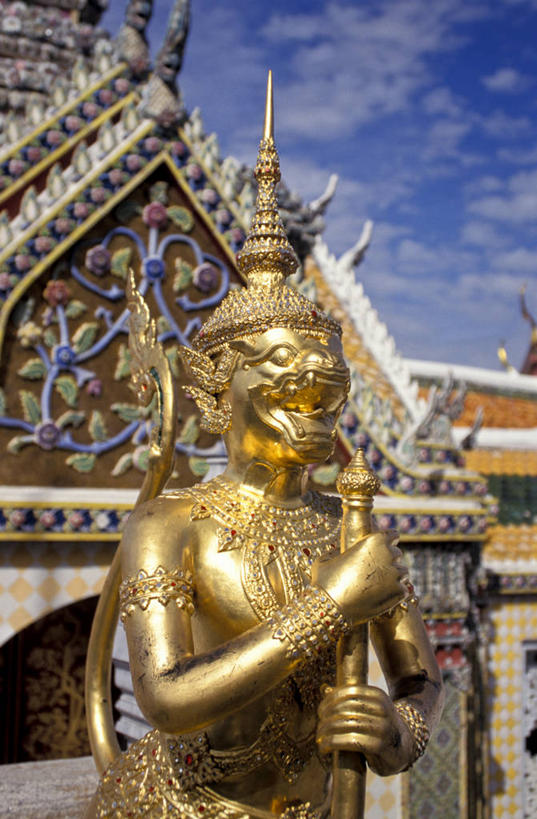 无人,寺庙,宫殿,竖图,室外,白天,建筑,雕塑,曼谷,泰国,雕像,首都,地标建筑,金色,财富,摄影,宗教,佛教,玉佛寺,宗教建筑,华贵,彩图