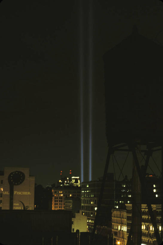 无人,竖图,室外,夜晚,度假,美景,城市风光,城市,建筑,摩天大楼,纽约,美国,景观,曼哈顿,黎明,历史,娱乐,享受,休闲,景色,放松,摄影,纪念,留念,照亮,怀念,恐怖主义,彩图