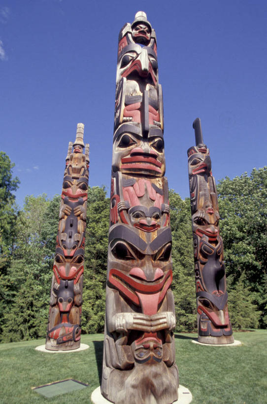 无人,竖图,室外,白天,仰视,雕塑,美国,艺术,装饰,木制,雕刻,雕像,工艺品,摄影,纪念,美术,主题,手艺,陈列,纽约州,功能,美学,美术工艺,图腾柱,彩图,低角度拍摄,旅行,拟人