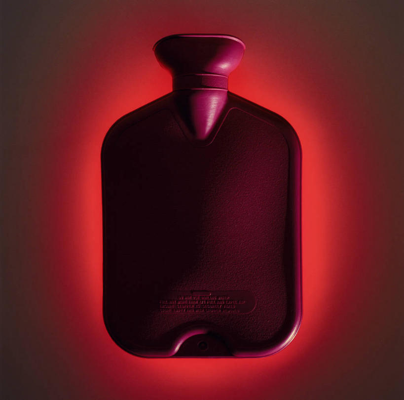 无人,横图,室内,特写,白天,正面,静物,袋子,阴影,红色背景,反射,影子,一个,红色,容器,橡胶,摄影,影棚,单个,储藏,热水袋,储存,摄影棚,橡胶制品,暖水袋,彩图,影棚拍摄,拍摄,贮存