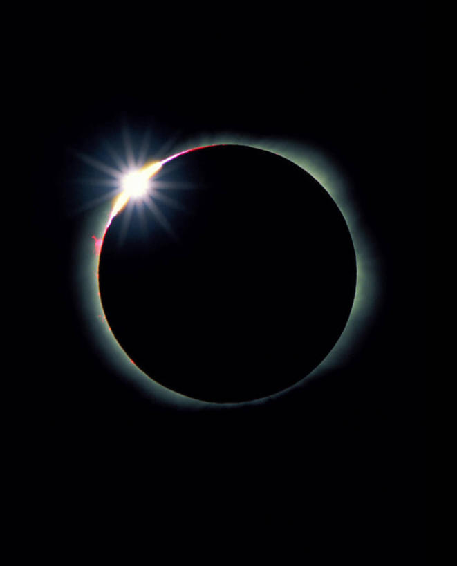 无人,竖图,室内,特写,白天,正面,探险,神秘,数码,宇宙,科技,太阳,阴影,黑色背景,科学,太空,网络,星球,日食,星云,高光,几何,计算机图形,合成,自然,探索,星系,发现,电脑合成图,数码合成图,日全食,天体,合成图,星体,天文学,外太空,写实,具体,具象,日蚀,彩图