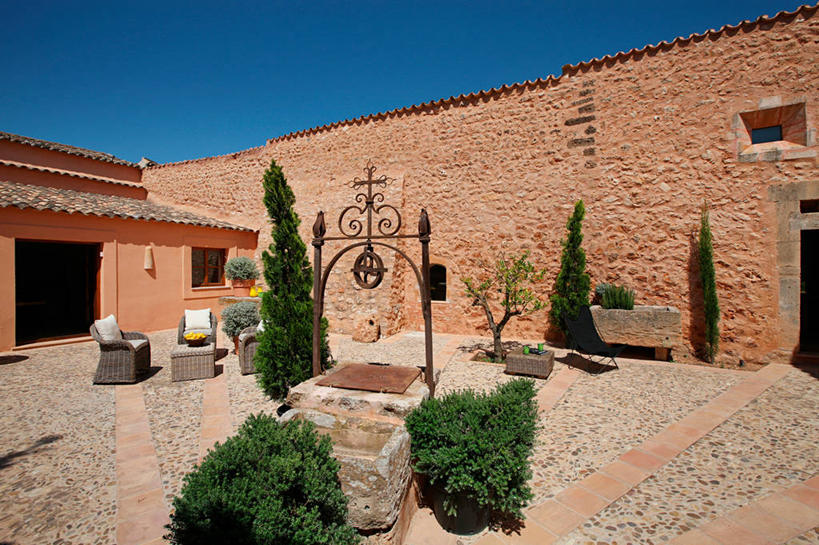 无人,横图,方图,室外,白天,建筑,日光,西班牙,欧洲,庭院,球场,院子,建造,井