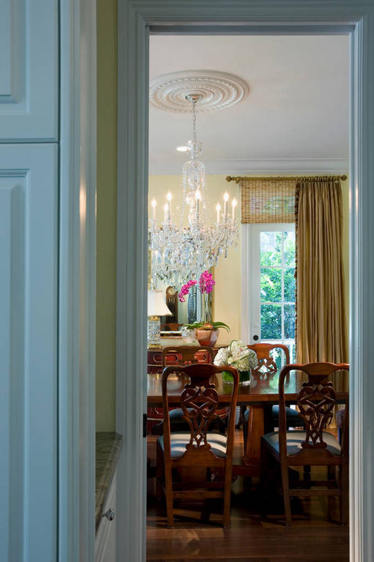 无人,家,竖图,室内,白天,餐桌,家具,桌子,建筑,日光,美国,饭厅,光,门口,建造,北美,水晶吊灯,佛罗里达,森林别墅