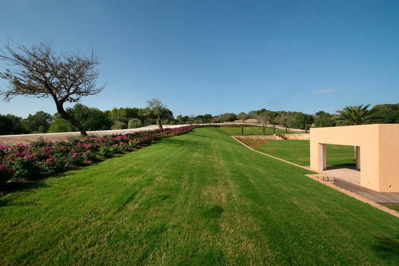 无人,家,横图,室外,白天,草坪,建筑,日光,西班牙,欧洲,房屋,地形,人行道,娱乐,会所,俱乐部,社交