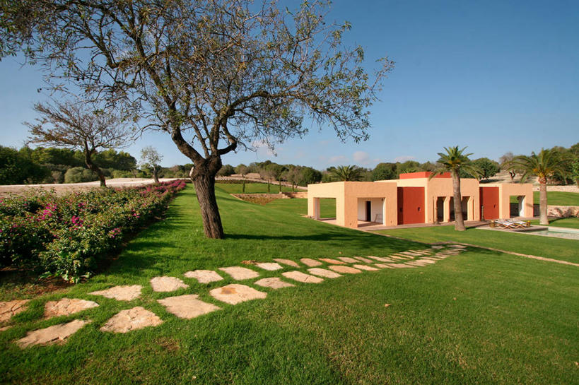 无人,家,横图,室外,白天,草坪,建筑,日光,西班牙,欧洲,房屋,地形,人行道,娱乐,会所,台阶,绿色,俱乐部,社交