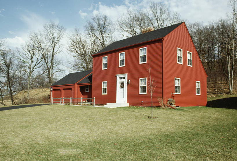 家,栏杆,横图,烟囱,草坪,门,建筑,路,玻璃,日光,花环,房屋,人行道,车道,树,红色,天空,平原