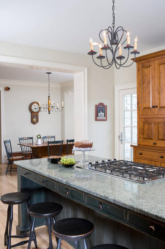 厨房,饭厅,模具,花岗岩,水晶吊灯,钟,塑造