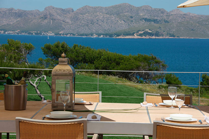 无人,横图,室外,白天,餐桌,家具,桌子,日光,西班牙,欧洲,灯笼,院子,香槟