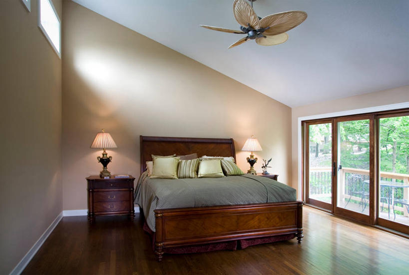 无人,家,横图,室内,白天,建材,床,地板,家具,卧室,阳台,建筑,日光,美国,拉门,材料,木板,木材,地面,床上用品,木地板,木柴,枕头,建造,吊扇,木料,北美,棉被,建筑材料,明尼苏达,硬木,门廊