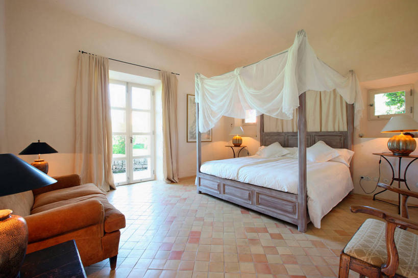 无人,家,横图,室内,白天,床,家具,沙发,卧室,建筑,日光,西班牙,欧洲,蚊帐,床上用品,白色,枕头,建造,羽绒被,四柱床