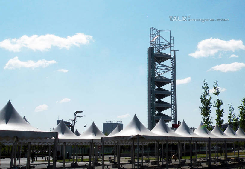 无人,横图,室外,白天,正面,度假,草地,草坪,美景,植物,城市风光,标志建筑,城市,地标,建筑,路灯,照明,北京,中国,亚洲,阴影,光线,影子,支架,景观,云,云朵,建筑群,灯光,首都,云彩,娱乐,建设,灯,草,树,树木,蓝色,绿色,白云,蓝天,天空,阳光,自然,天,享受,休闲,景色,放松,生长,晴朗,成长,遮阳棚,支撑,照亮,照明设备,东亚,中华人民共和国,北京市,京,北平,华北地区,晴空,彩图,奥林匹克公园,bjzqp1