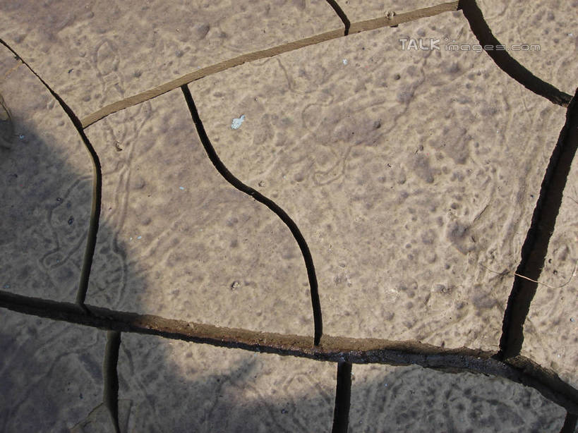 无人,农田,横图,俯视,室外,白天,庄稼,农作物,荒凉,阴影,环保,干枯,光线,影子,泥土,沟渠,自然灾害,阳光,自然,能源,生态,回收,干涸,资源,干旱,灾难,沟壑,利用,低碳,循环,枯竭,持续,灾祸,荒地,荒芜,彩图,高角度拍摄,耕地,庄稼田,灾害,hascy1