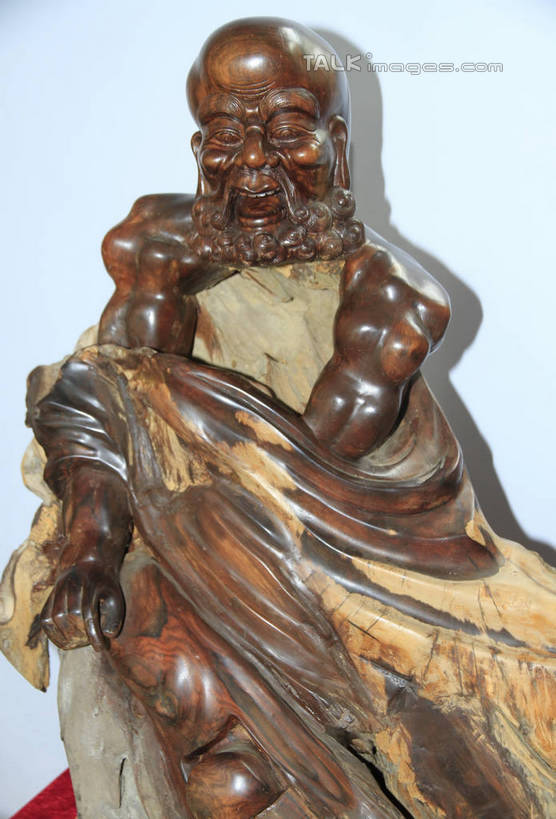 东方人,一个人,无人,和尚,站,竖图,室内,白天,正面,静物,雕塑,亚洲,仅一个男性,仅一个人,仅一个中年男性,阴影,节日,艺术,装饰,光线,光泽,木制,雕刻,雕像,佛像,影子,墙,棕色,织物,光芒,黄种人,文化,墙壁,墙面,红色,白色,阳光,木制品,工艺品,祈祷,站着,健康,展示,许愿,宗教,根雕,佛教,信仰,纪念,展览,支撑,祈求,美术,主题,陈列,罗汉,功能,美学,释教,阿罗汉,伐阇罗弗多罗,伐阇罗弗多罗尊者,十八罗汉,笑狮罗汉,绒布,平安,男人,男性,中年男性,亚洲人,比丘,高僧,僧,僧侣,僧人,沙弥,修行僧,站立,半身,彩图,rzwdb1