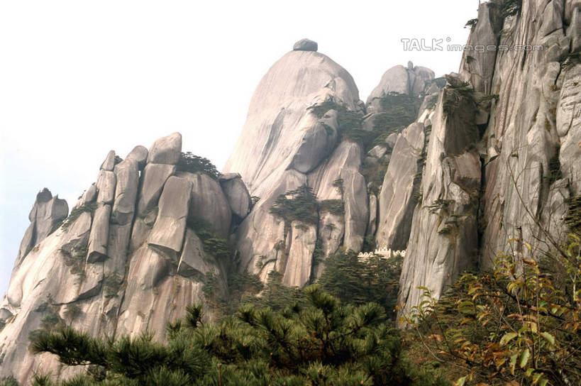 无人,横图,室外,白天,仰视,旅游,度假,石头,美景,山,山脉,植物,天柱山,中国,亚洲,石子,景观,山峰,悬崖,山峦,娱乐,树,树木,绿色,天空,自然,群山,天,享受,休闲,景色,放松,生长,成长,自然风光,东亚,安徽,安徽省,安庆,安庆市,中华人民共和国,华东地区,皖,绝壁,石块,岩石,彩图,低角度拍摄,古皖国,潜山县,皖山,shcm1