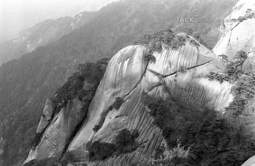 无人,竖图,黑白,室外,白天,正面,旅游,度假,石头,美景,山,山脉,植物,天柱山,中国,亚洲,石子,景观,山峰,山峦,娱乐,树,树木,自然,群山,享受,休闲,景色,放松,生长,成长,自然风光,东亚,安徽,安徽省,安庆,安庆市,中华人民共和国,华东地区,皖,石块,岩石,古皖国,潜山县,皖山,shcm1