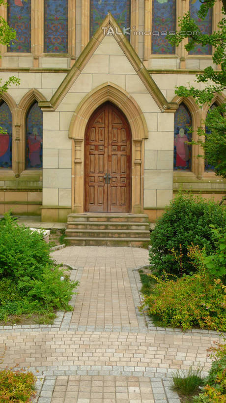 无人,横图,室外,白天,正面,旅游,度假,草地,草坪,植物,窗户,门,标志建筑,地标,建筑,酒店,上海,中国,亚洲,阴影,光线,影子,墙,娱乐,建设,玻璃窗,墙壁,墙面,草,树,树木,绿色,阳光,自然,门框,享受,休闲,旅游胜地,放松,泰晤士小镇,生长,成长,申,东亚,上海立诗顿酒店,松江区,上海市,松江新城,中华人民共和国,沪,华东地区,彩图,旅店,shcm1