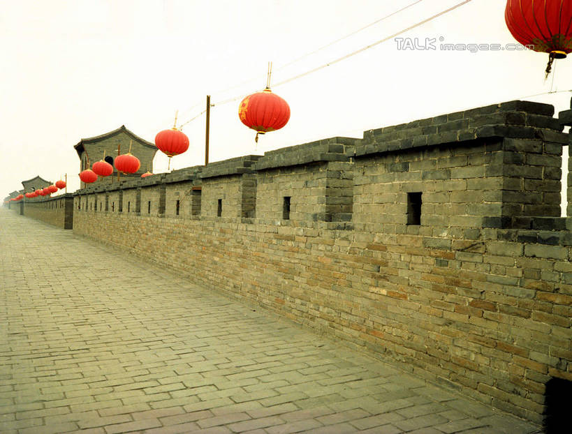 无人,家,横图,室外,白天,正面,旅游,度假,名胜古迹,标志建筑,地标,建筑,照明,平遥,中国,亚洲,一排,吊挂,悬挂,遗迹,整齐,灯笼,纸灯笼,房屋,墙,屋子,挂,古迹,文物,娱乐,建设,古建筑,楼房,墙壁,墙面,住宅,排列,红色,天空,灯具,天,享受,休闲,旅游胜地,放松,照亮,照明设备,队列,古文明,东亚,山西,山西省,中华人民共和国,华北地区,晋,晋中,晋中市,平遥县,彩图,房子,shcm1