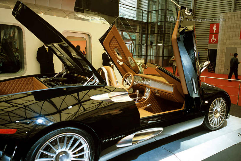 无人,横图,室内,白天,正面,汽车,一辆,阴影,光线,影子,墙,灯光,跑车,墙壁,墙面,车,黑色,轮胎,交通工具,展示,橡胶,展览,车展,载具,敞篷跑车,橡胶制品,车胎,世爵,世爵汽车,彩图,外胎,汽车展览,shcm1