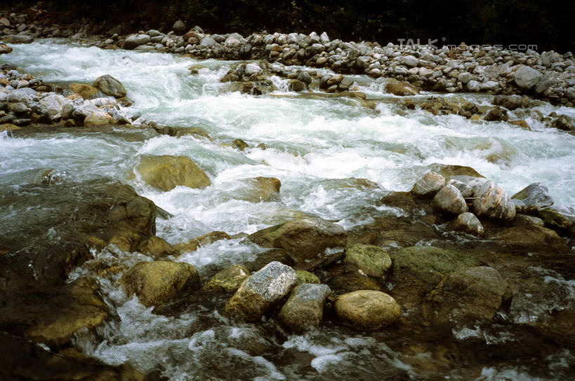无人,横图,俯视,室外,白天,旅游,度假,河流,石头,美景,水,中国,亚洲,石子,河水,景观,水流,娱乐,自然,享受,休闲,景色,放松,四川省,自然风光,东亚,四川,康定,甘孜藏族自治州,康定县,中华人民共和国,西南地区,川,甘孜,甘孜州,石块,岩石,彩图,高角度拍摄,shcm1