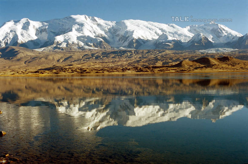 无人,横图,室外,白天,正面,旅游,度假,湖,湖泊,石头,美景,山,水,雪,雪山,大雪,中国,亚洲,阴影,波纹,光线,石子,影子,冰,湖面,积雪,景观,山峰,水流,水面,雪景,冬季,冬天,涟漪,山峦,娱乐,蓝色,倒影,蓝天,水纹,天空,阳光,自然,波浪,湖水,天,享受,休闲,景色,放松,寒冷,晴朗,冰冷,倒映,自然风光,东亚,新疆,喀拉库勒湖,卡拉库勒湖,万里无云,中华人民共和国,水晕,严寒,冰凉,酷寒,凛冽,凛凛,极冷,新疆维吾尔自治区,西北地区,克孜勒苏,克孜勒苏柯尔,克孜勒苏柯尔克孜自治州,反照,石块,岩石,晴空,晴空万里,彩图,阿克陶,阿克陶县,新,shcm1