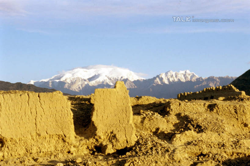 无人,横图,室外,白天,正面,旅游,度假,石头,美景,名胜古迹,山,山脉,标志建筑,地标,建筑,中国,亚洲,阴影,遗迹,光线,石子,影子,景观,山峰,云,云朵,山峦,云彩,古迹,文物,娱乐,建设,古建筑,废墟,蓝色,白云,蓝天,天空,阳光,自然,群山,天,享受,休闲,旅游胜地,景色,放松,晴朗,自然风光,古文明,东亚,新疆,帕米尔高原,中华人民共和国,新疆维吾尔自治区,西北地区,石块,岩石,晴空,彩图,塔什库尔干塔吉克自治县,喀什地区,塔什库尔,新,shcm1