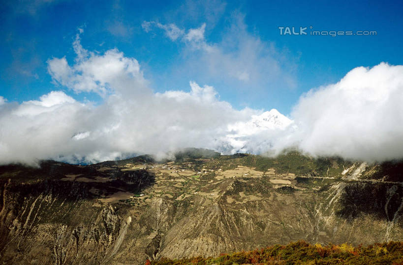 无人,横图,室外,白天,正面,旅游,度假,石头,美景,山,山脉,中国,亚洲,阴影,光线,石子,影子,景观,山峰,云,云朵,山峦,云彩,娱乐,迪庆,卡瓦格博峰,梅里雪山,云南,蓝色,白云,蓝天,天空,阳光,自然,群山,天,享受,休闲,景色,放松,晴朗,自然风光,东亚,迪庆藏族自治州,云南省,卡瓦博格,德钦县,中华人民共和国,西南地区,滇,迪庆州,石块,岩石,晴空,彩图,雪山太子,shcm1