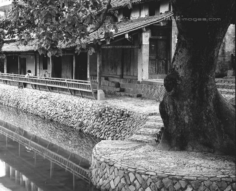无人,家,横图,黑白,室外,白天,正面,旅游,度假,河流,美景,水,植物,中国,亚洲,波纹,房屋,屋子,河水,景观,水流,涟漪,娱乐,浙江,楼房,住宅,树,树木,浙江省,倒影,水纹,自然,波浪,享受,休闲,景色,放松,生长,成长,倒映,自然风光,东亚,永嘉,中华人民共和国,华东地区,水晕,浙,温州,温州市,反照,房子,永嘉县,shcm1