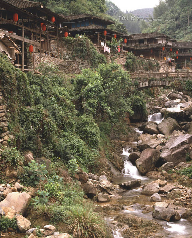 无人,家,木屋,竖图,室外,白天,正面,旅游,度假,河流,石头,美景,树林,水,植物,中国,亚洲,石子,河水,景观,水流,桥,娱乐,石桥,浙江,拱桥,住宅,栈桥,树,树木,浙江省,绿色,自然,享受,休闲,景色,放松,拱形,生长,成长,人行桥,石拱桥,自然风光,东亚,永嘉,黄南乡,林坑村,中华人民共和国,华东地区,浙,温州,温州市,石块,岩石,彩图,茅舍,茅屋,棚屋,小木屋,小屋,永嘉县,shcm1