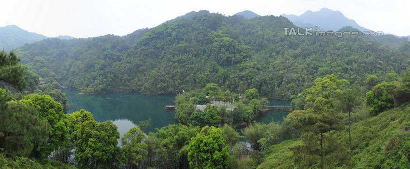 无人,横图,俯视,航拍,室外,白天,旅游,度假,湖,湖泊,美景,森林,山,山脉,树林,水,植物,中国,亚洲,湖面,景观,山峰,水流,水面,山峦,娱乐,树,树木,绿色,天空,自然,湖水,群山,天,享受,休闲,景色,放松,生长,成长,鸟瞰,自然风光,东亚,广东,鼎湖山,肇庆,肇庆市,广东省,中华人民共和国,华南地区,粤,彩图,高角度拍摄,鼎湖,鼎湖区,shgcy1