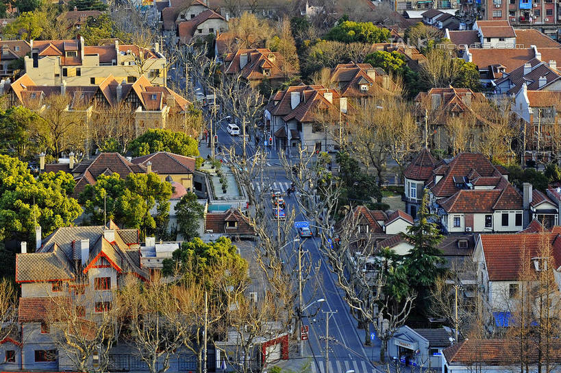 无人,家,横图,俯视,航拍,室外,白天,旅游,度假,美景,植物,城市风光,城市,道路,建筑,路,人行横道,公路,上海,中国,亚洲,阴影,光线,影子,房屋,屋子,景观,公寓,人行道,分界线,停车线,交通,娱乐,建设,洋房,楼房,住宅,树,树木,绿色,阳光,自然,享受,休闲,景色,放松,生长,成长,车行道,车行道分界线,申,鸟瞰,标线,人行横道线,卢湾区,东亚,车行线,思南路,上海市,中华人民共和国,沪,华东地区,斑马线,马路,彩图,高角度拍摄,房子,马斯南路,shgcy1