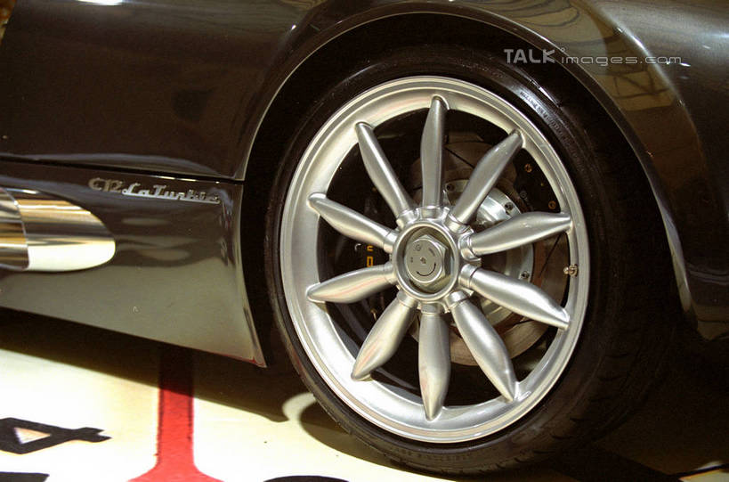 无人,横图,室内,特写,白天,正面,汽车,静物,上海,中国,亚洲,一辆,跑车,车,黑色,轮胎,交通工具,展示,橡胶,展览,车展,申,载具,敞篷跑车,橡胶制品,东亚,车胎,上海市,中华人民共和国,沪,华东地区,彩图,外胎,汽车展览,shgzq1