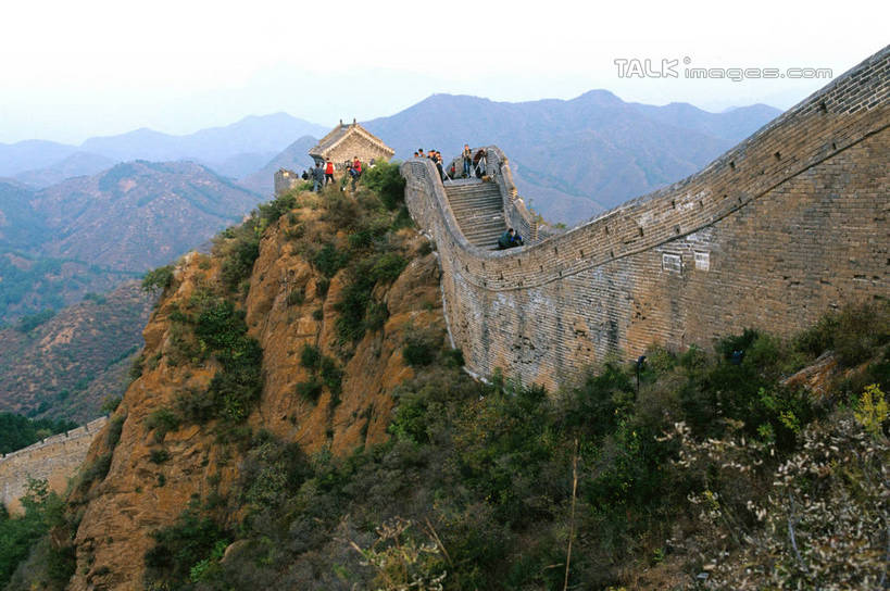 无人,横图,室外,白天,正面,旅游,度假,石头,名胜古迹,山,山脉,树林,植物,标志建筑,地标,建筑,北京,长城,中国,亚洲,阴影,遗迹,光线,石子,影子,山峰,山峦,首都,古迹,文物,娱乐,建设,古建筑,树,树木,绿色,天空,阳光,自然,群山,天,享受,休闲,旅游胜地,放松,生长,成长,万里长城,古文明,东亚,八达岭,八达岭长城,中华人民共和国,北京市,京,北平,华北地区,延庆县,军都山,石块,岩石,彩图,shgzq1